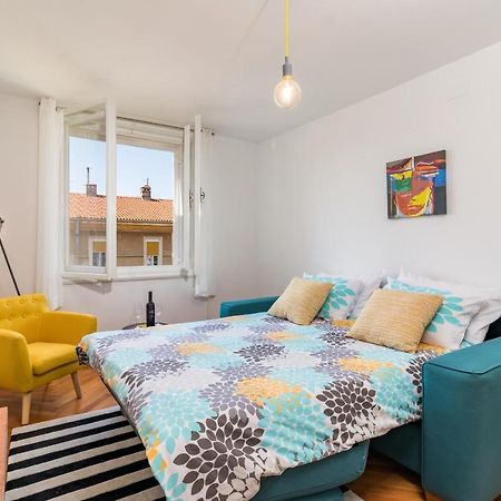Quirky Apartment Arena With Parking Πούλα Εξωτερικό φωτογραφία