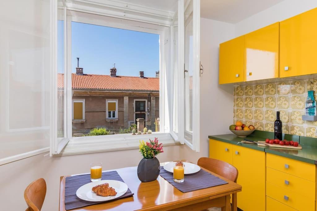 Quirky Apartment Arena With Parking Πούλα Εξωτερικό φωτογραφία
